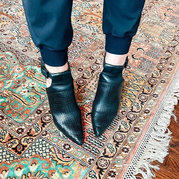 Donald Pliner Slingback Heeled Mules, Size 9, Black - Picture 2 of 9